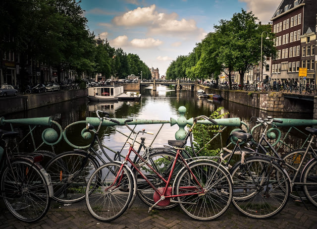 The Ultimate Amsterdam Travel Guide